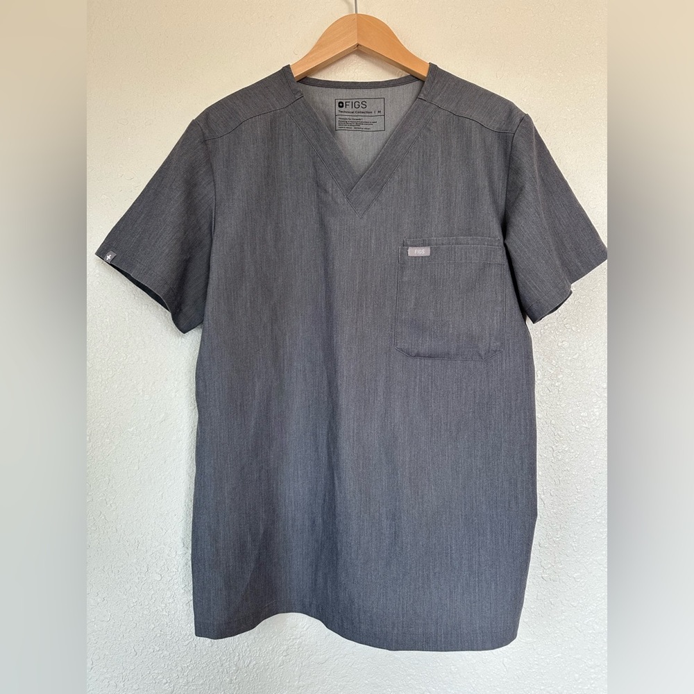 MENS One Pocket Graphite Grey Size Medium Figs Scrub Top